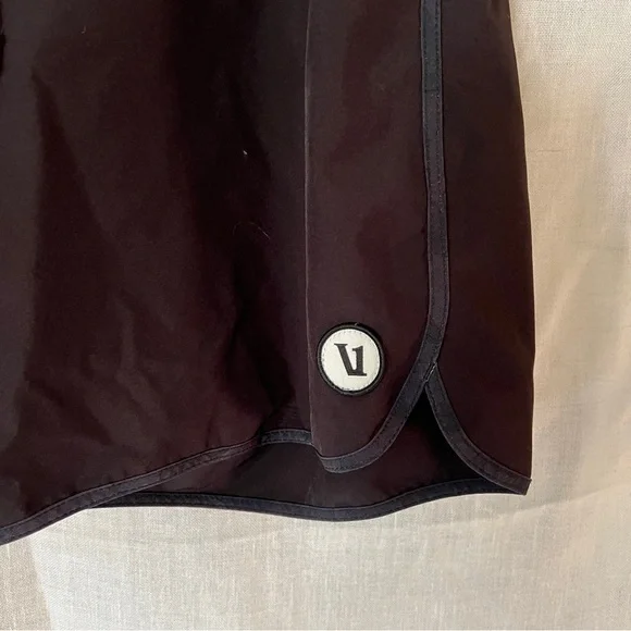Vuori Cruise Boardshort - Size 36 - Picture 8 of 10